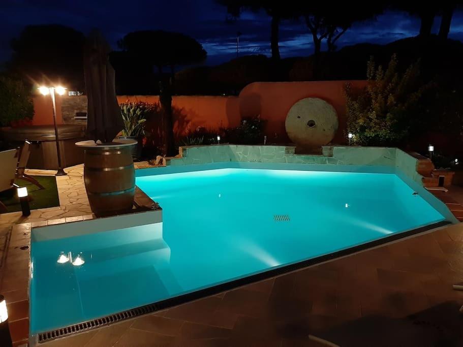 Hebergement Insolite Studio Grau Du Roi Mas Des Marines Piscine Le Grau-du-Roi Exterior foto